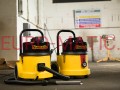 Odkurzacz przemysłowy Numatic HZ390S klasy H, obudowa niska – w akcji 2